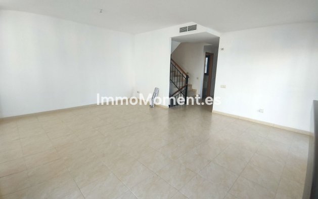 Resale - Villa - Estepona - Cancelada