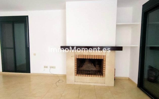 Resale - Villa - Estepona - Cancelada