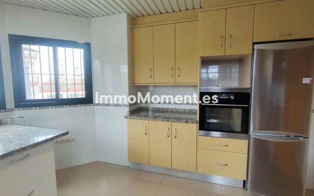 Resale - Villa - Estepona - Cancelada