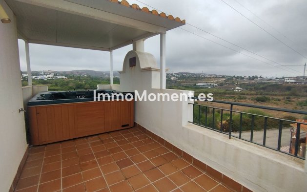 Resale - Villa - Estepona - Cancelada