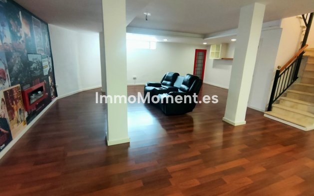 Resale - Villa - Estepona - Cancelada