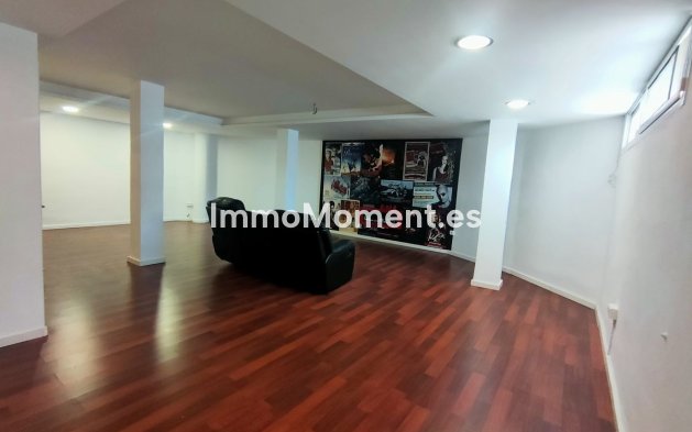 Resale - Villa - Estepona - Cancelada