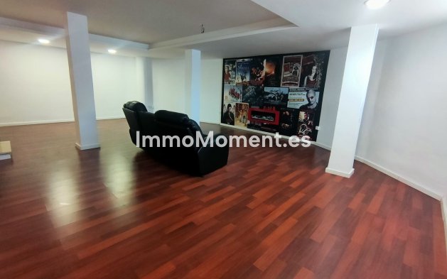 Resale - Villa - Estepona - Cancelada