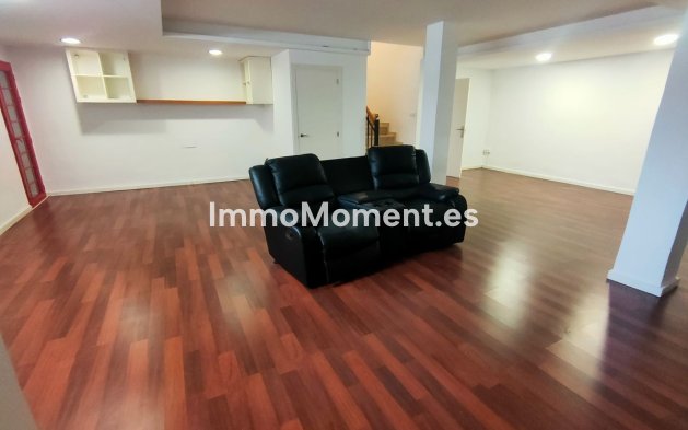 Resale - Villa - Estepona - Cancelada