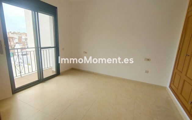 Resale - Villa - Estepona - Cancelada