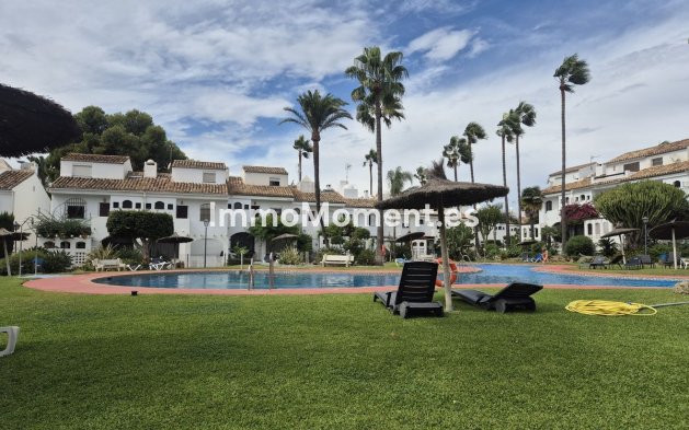 Wiederverkauf - Reihenhaus - Estepona  - Atalaya