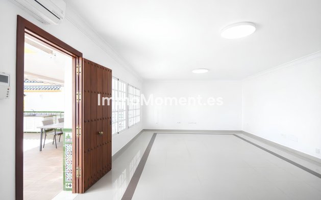 Resale - Villa - Fuengirola - Fuengirola Centro