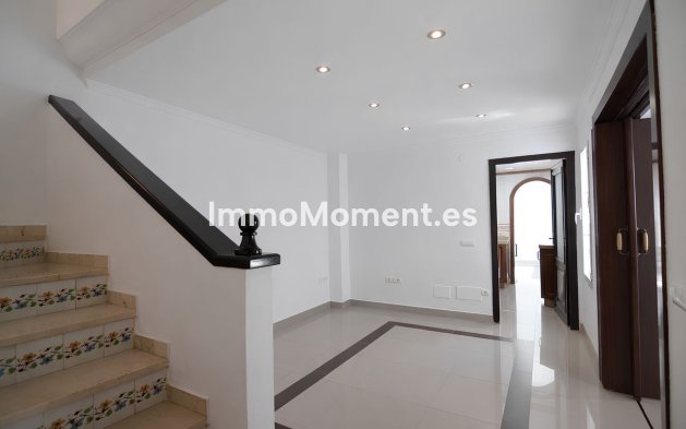 Resale - Villa - Fuengirola - Fuengirola Centro