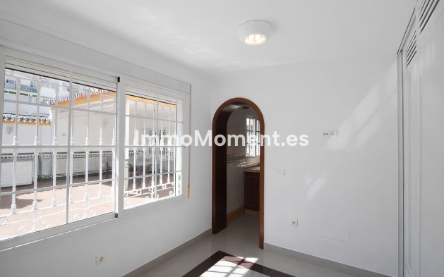 Resale - Villa - Fuengirola - Fuengirola Centro