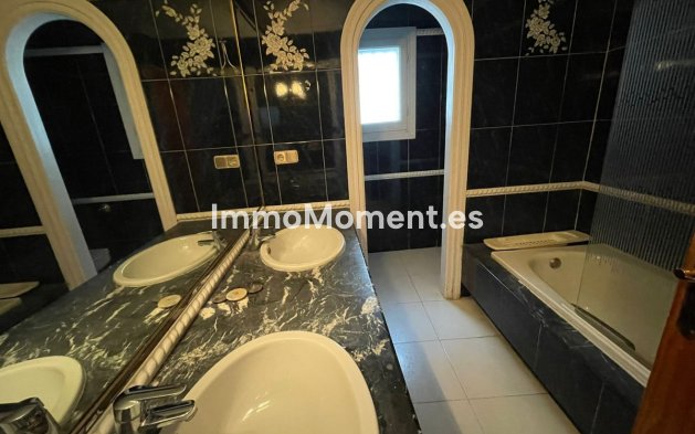 Revente - Maison mitoyenne - Estepona  - Estepona Centro