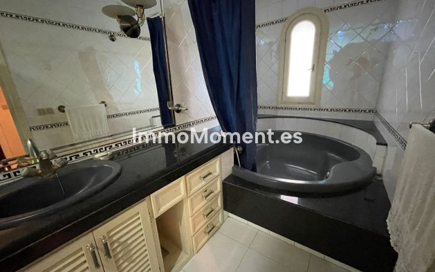 Revente - Maison mitoyenne - Estepona  - Estepona Centro