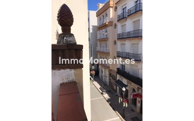 Bestaande woning - Geschakelde woning - Estepona  - Estepona Centro