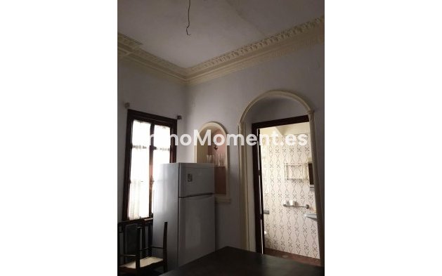 Bestaande woning - Geschakelde woning - Estepona  - Estepona Centro