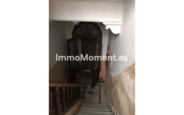 Bestaande woning - Geschakelde woning - Estepona  - Estepona Centro