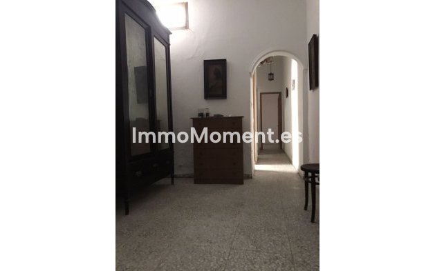 Bestaande woning - Geschakelde woning - Estepona  - Estepona Centro