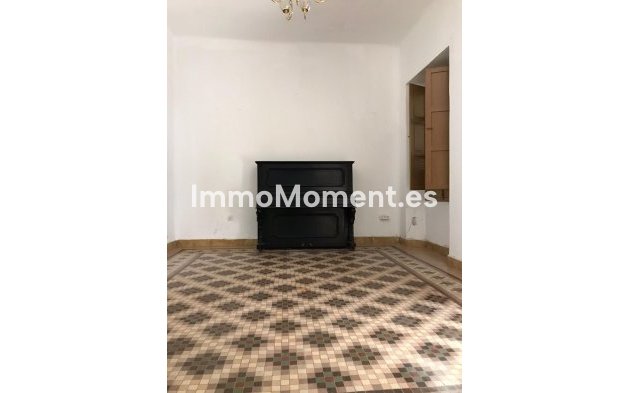 Bestaande woning - Geschakelde woning - Estepona  - Estepona Centro