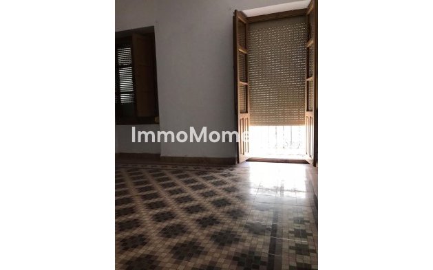 Bestaande woning - Geschakelde woning - Estepona  - Estepona Centro