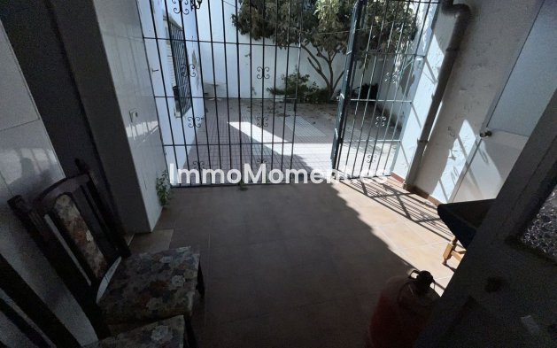 Bestaande woning - Geschakelde woning - Estepona  - Estepona Centro