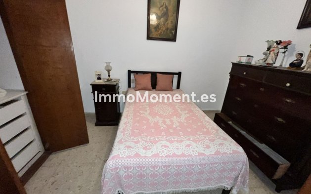 Bestaande woning - Geschakelde woning - Estepona  - Estepona Centro