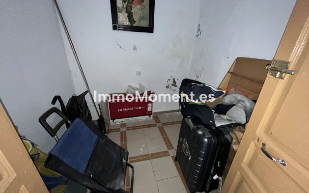 Bestaande woning - Geschakelde woning - Estepona  - Estepona Centro