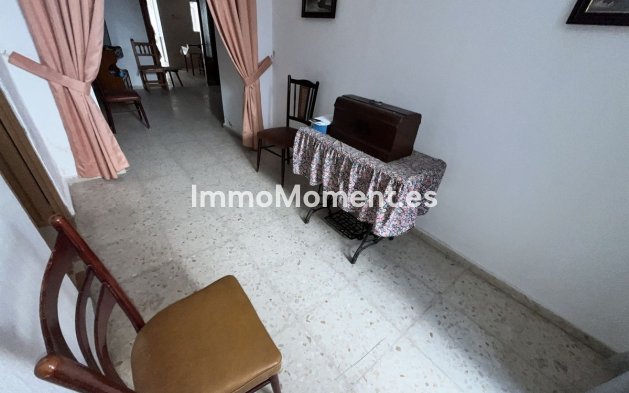 Bestaande woning - Geschakelde woning - Estepona  - Estepona Centro