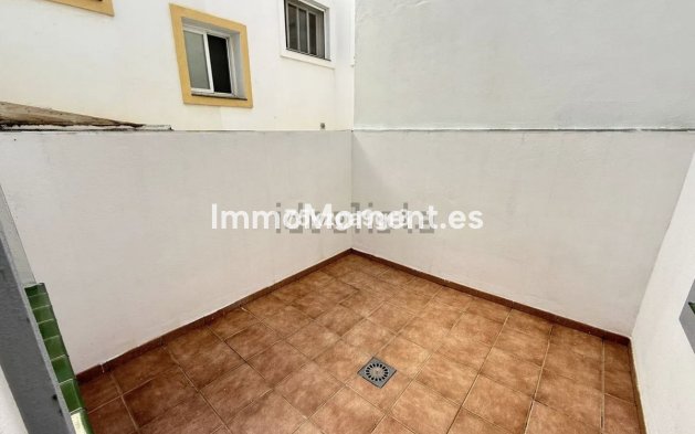 Bestaande woning - Geschakelde woning - Estepona  - Estepona Centro