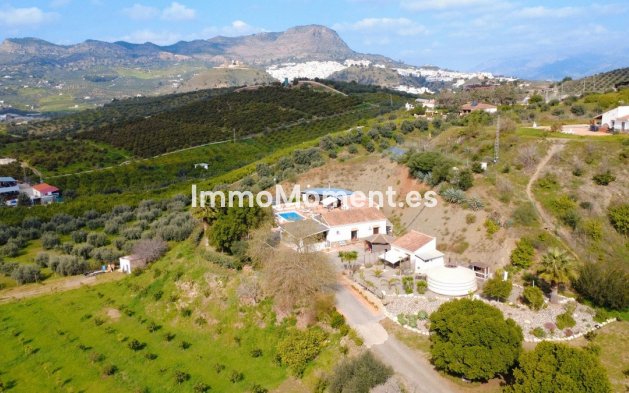 Wiederverkauf - Villa -   Inländisch - Alora