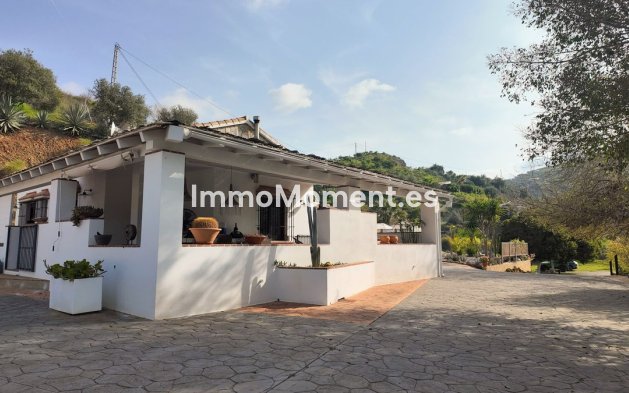 Wiederverkauf - Villa -   Inländisch - Alora