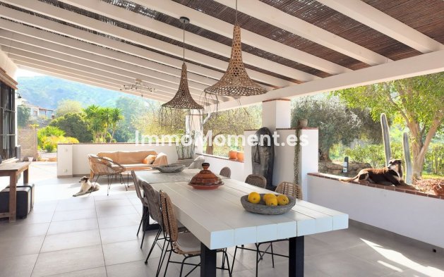 Wiederverkauf - Villa -   Inländisch - Alora