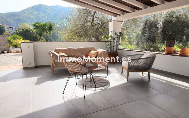 Wiederverkauf - Villa -   Inländisch - Alora