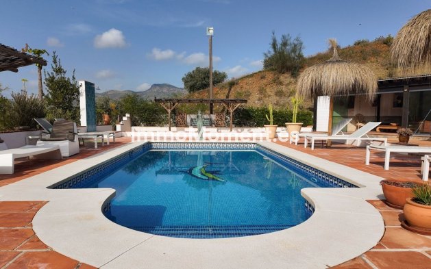 Wiederverkauf - Villa -   Inländisch - Alora