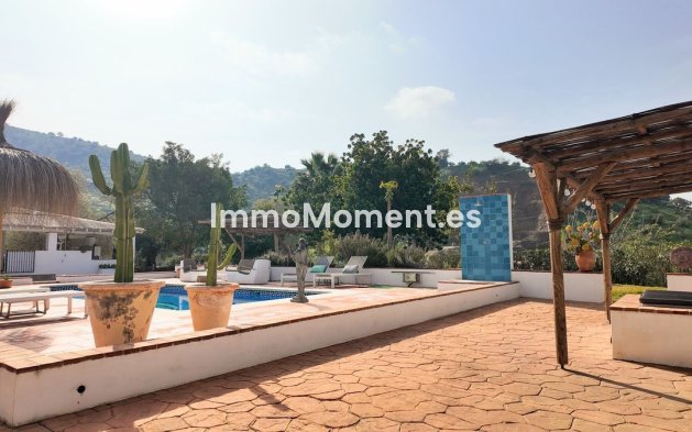 Wiederverkauf - Villa -   Inländisch - Alora