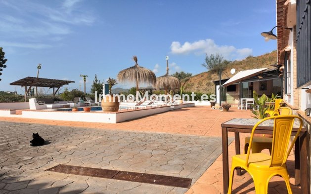 Wiederverkauf - Villa -   Inländisch - Alora