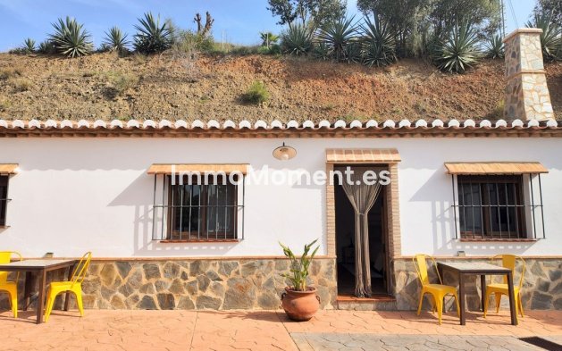 Wiederverkauf - Villa -   Inländisch - Alora