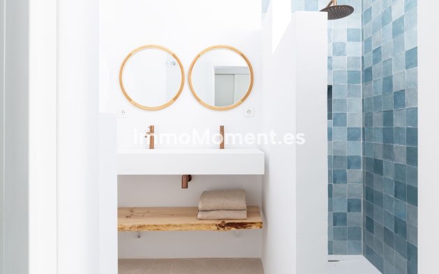 Resale - Apartment - Benahavís - Benahavís Centro