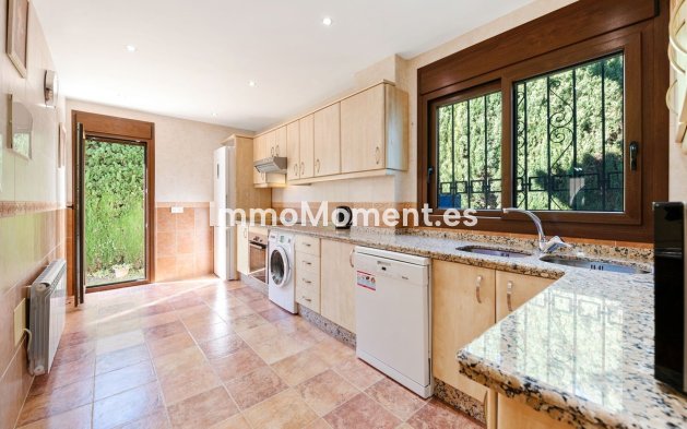 Bestaande woning - Villa - Estepona  - Atalaya