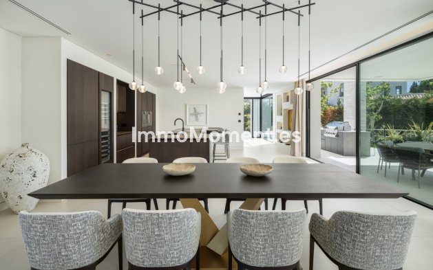 Wiederverkauf - Villa - Marbella - Nueva Andalucía