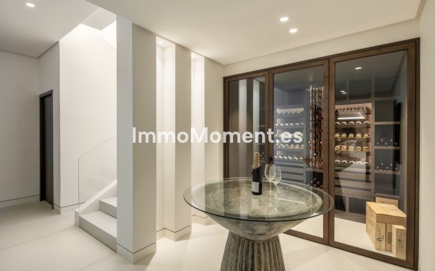 Wiederverkauf - Villa - Marbella - Nueva Andalucía