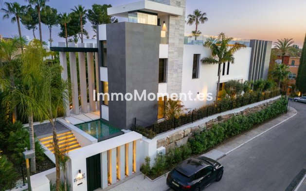 Wiederverkauf - Villa - Marbella - Nueva Andalucía