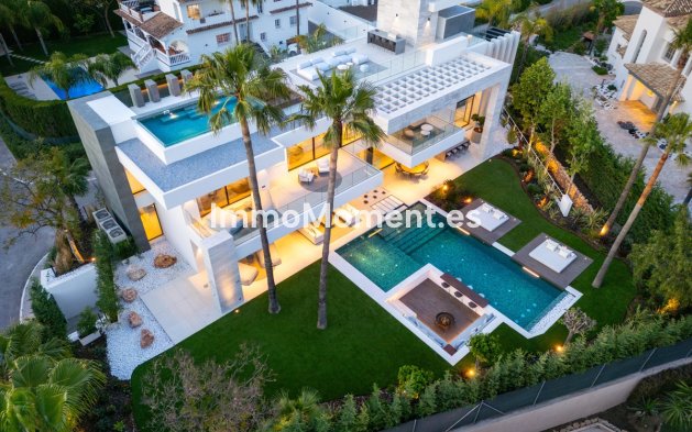 Wiederverkauf - Villa - Marbella - Nueva Andalucía