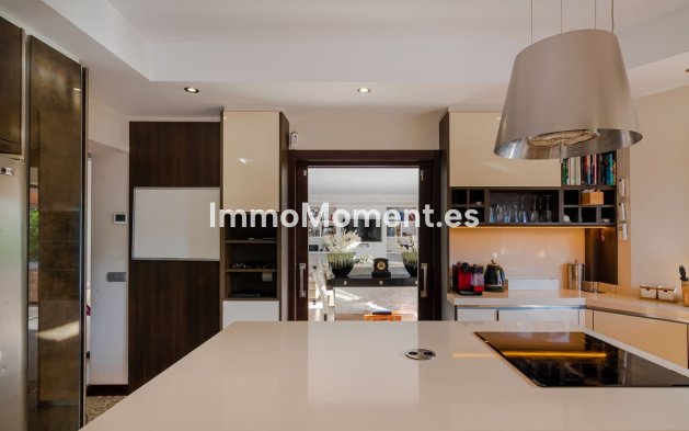 Wiederverkauf - Villa - Marbella - Nueva Andalucía