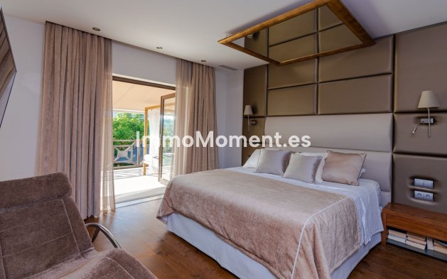 Wiederverkauf - Villa - Marbella - Nueva Andalucía