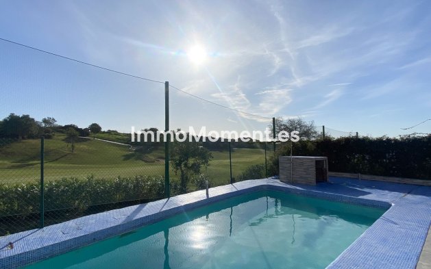 Bestaande woning - Villa - Estepona  - Estepona Centro