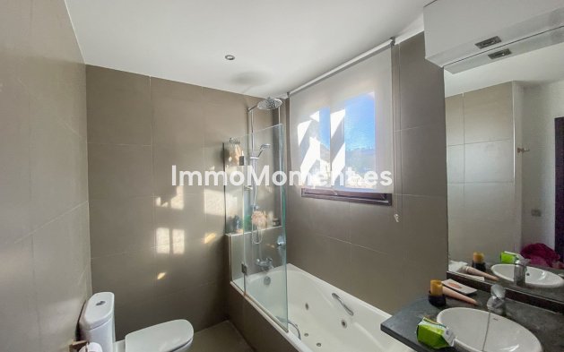Bestaande woning - Villa - Estepona  - Estepona Centro