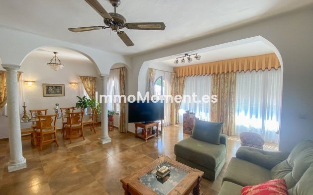 Resale - Villa - Marbella - Guadalmina Alta