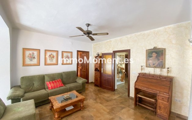 Resale - Villa - Marbella - Guadalmina Alta