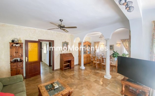 Resale - Villa - Marbella - Guadalmina Alta