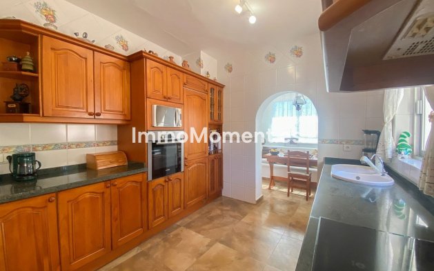 Resale - Villa - Marbella - Guadalmina Alta