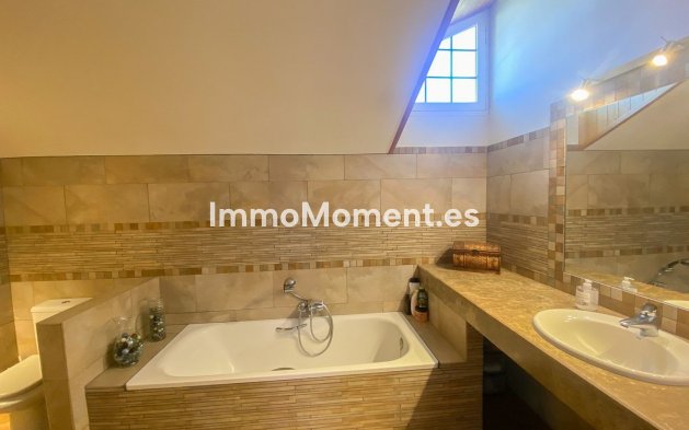 Resale - Villa - Marbella - Guadalmina Alta