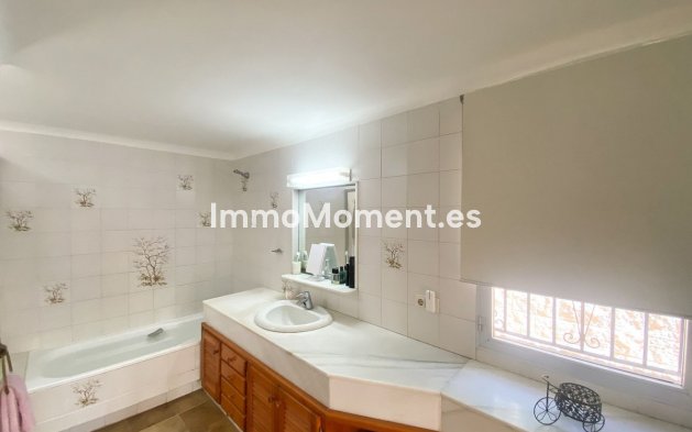 Resale - Villa - Marbella - Guadalmina Alta